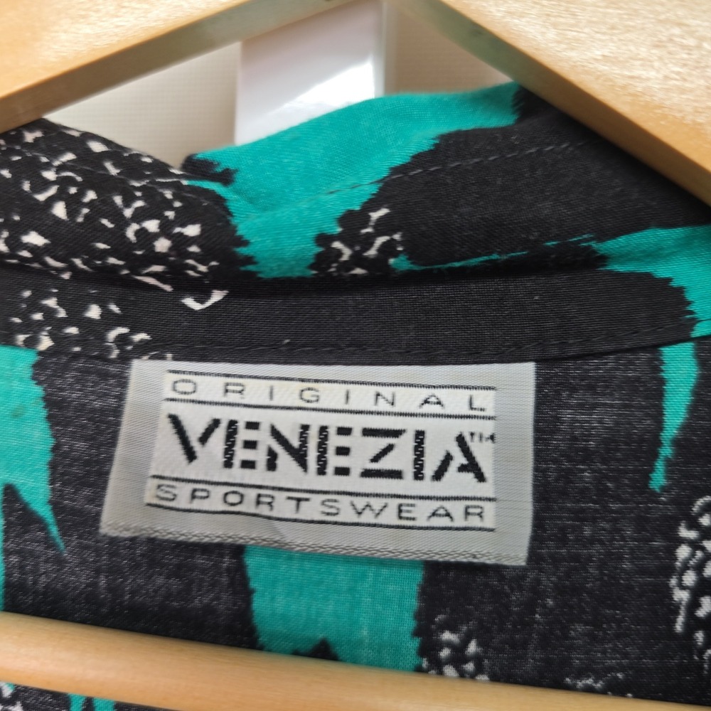 Vintage VENEZIA SPORTSWEAR Abstract Print Blouse Top Teal Black‎ Women's - Picture 2 of 8